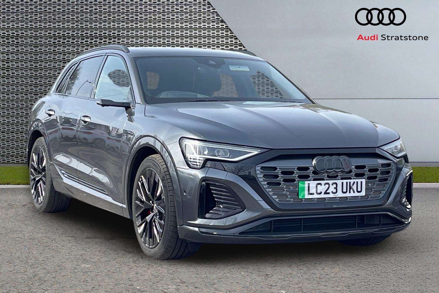 Main listing image - Audi Q8 e-tron