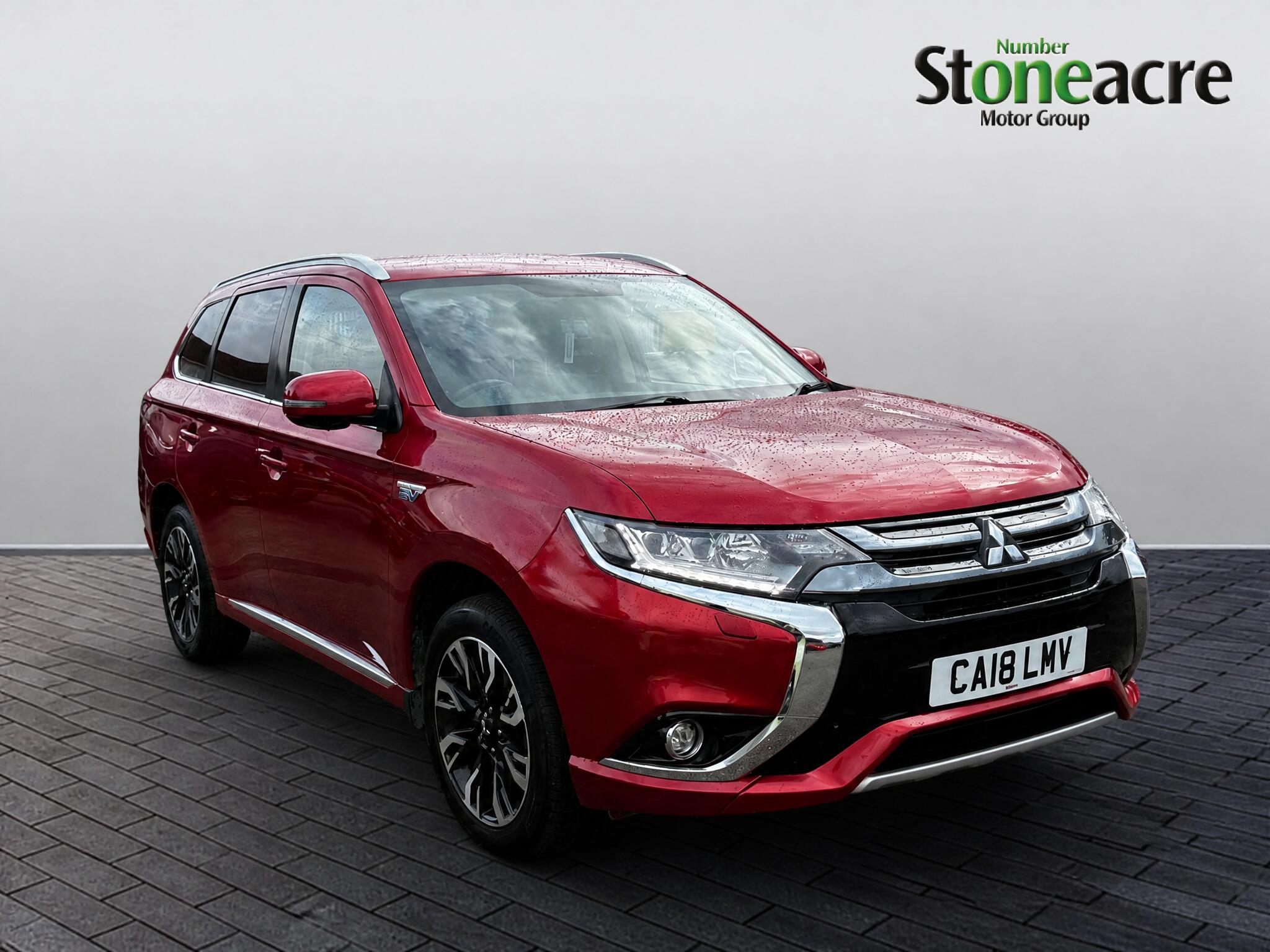 Main listing image - Mitsubishi Outlander