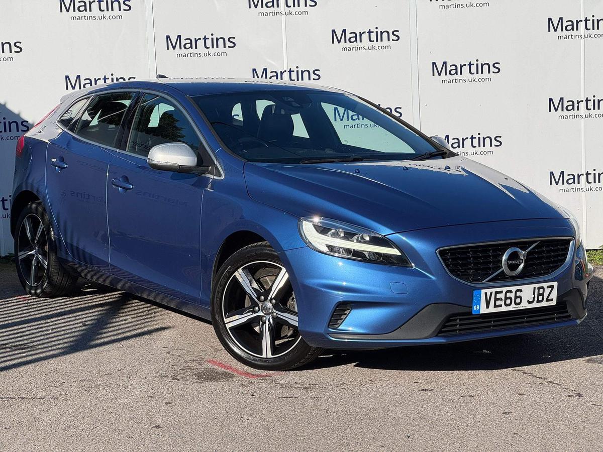 Main listing image - Volvo V40