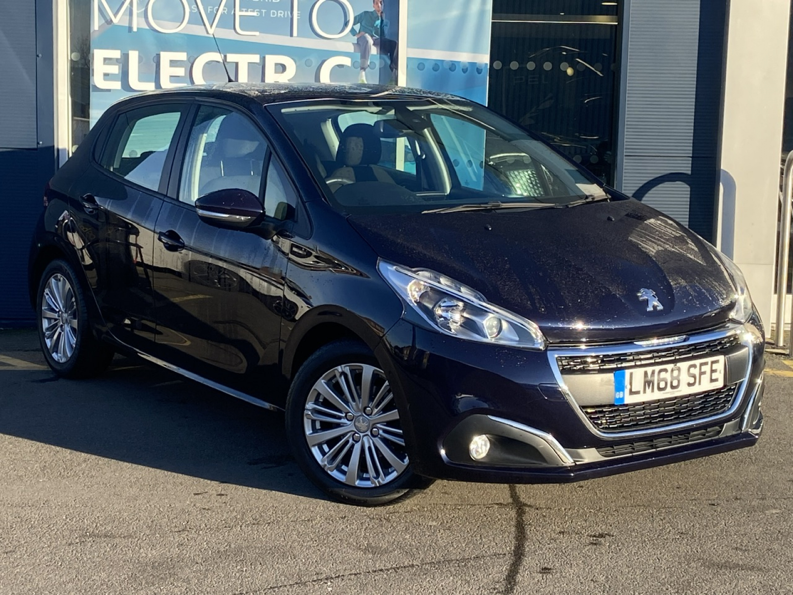 Main listing image - Peugeot 208