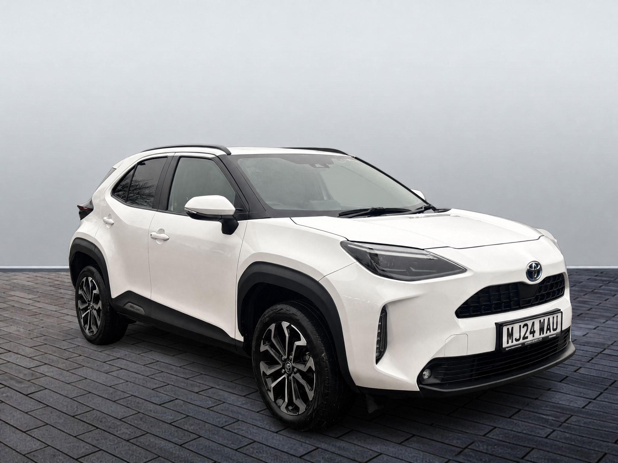 Main listing image - Toyota Yaris Cross
