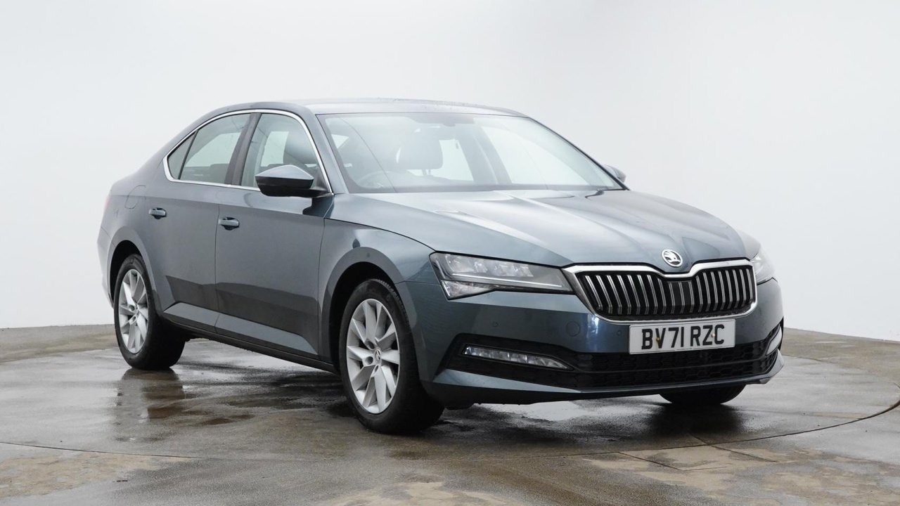 Main listing image - Skoda Superb