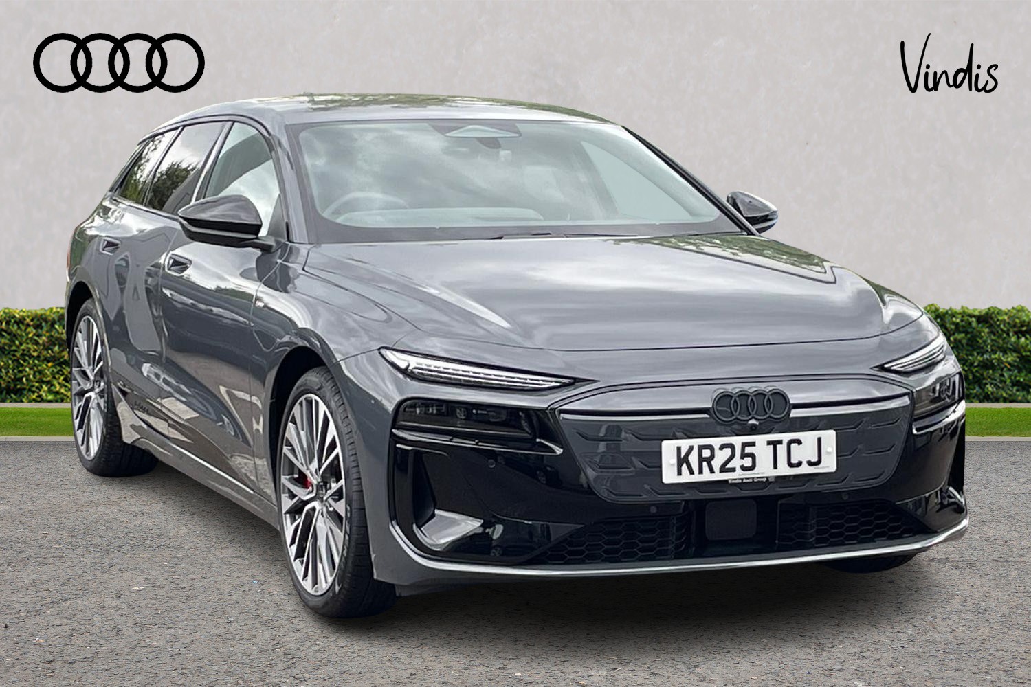 Main listing image - Audi e-tron