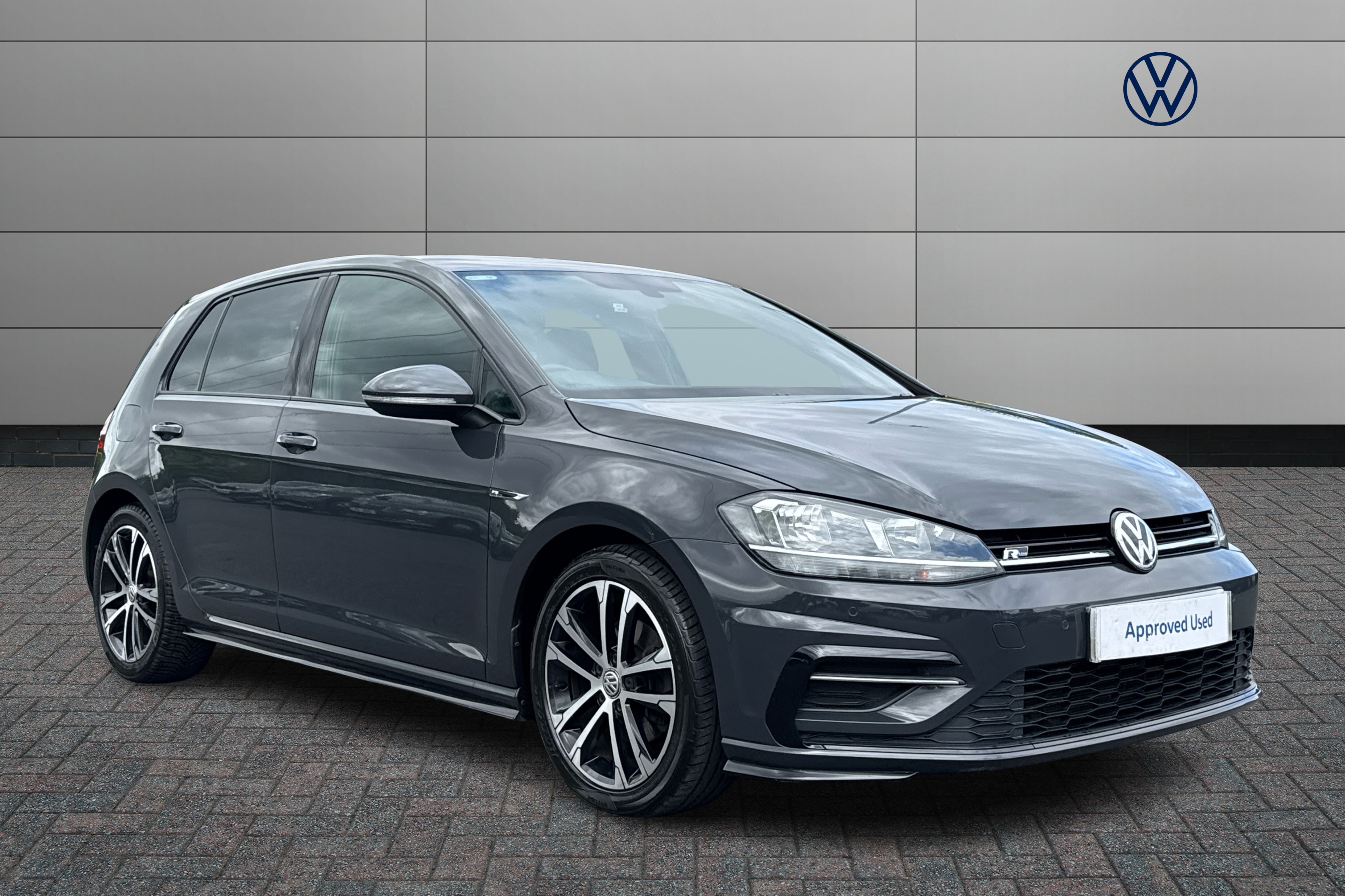 Main listing image - Volkswagen Golf
