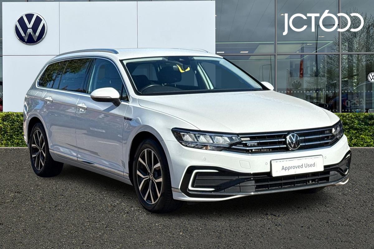 Main listing image - Volkswagen Passat GTE