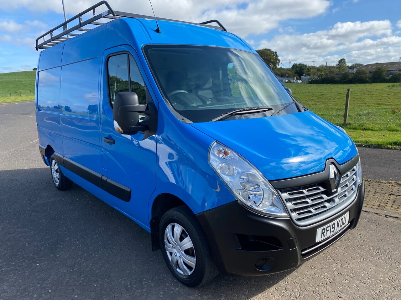 Main listing image - Renault Master