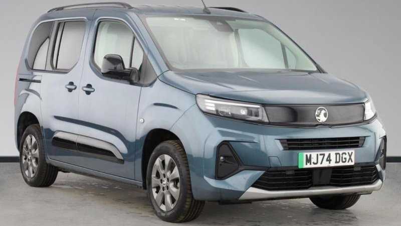 Main listing image - Vauxhall Combo Life-e