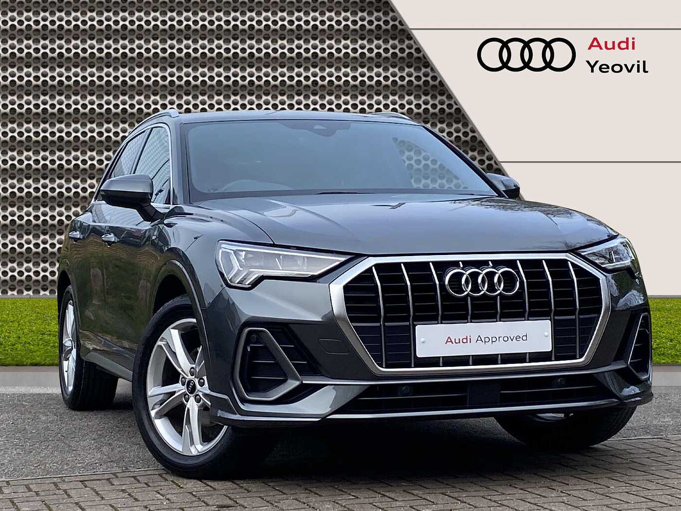 Main listing image - Audi Q3