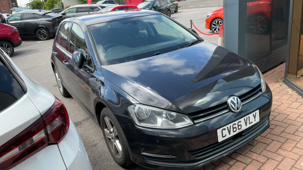 Main listing image - Volkswagen Golf