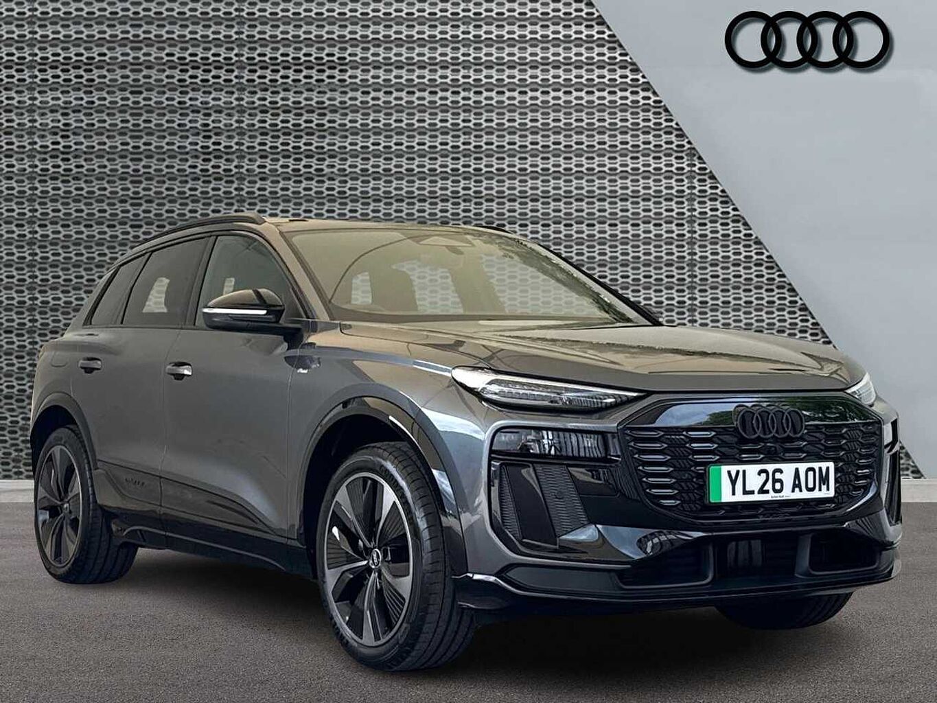 Main listing image - Audi Q6