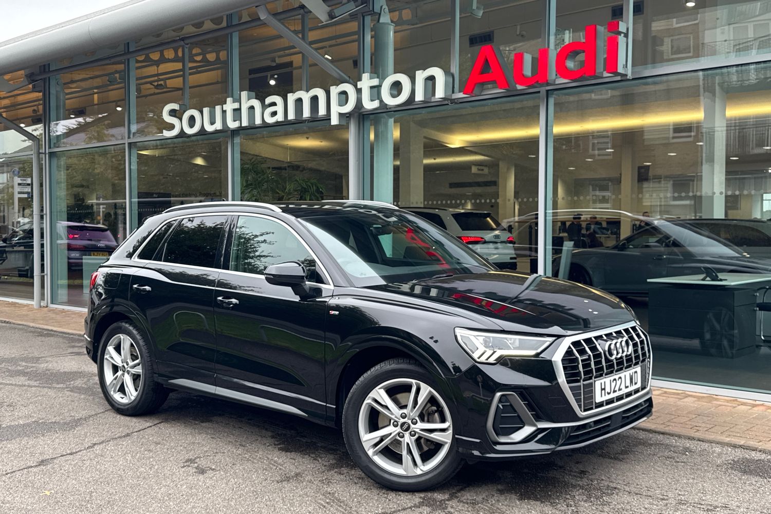 Main listing image - Audi Q3