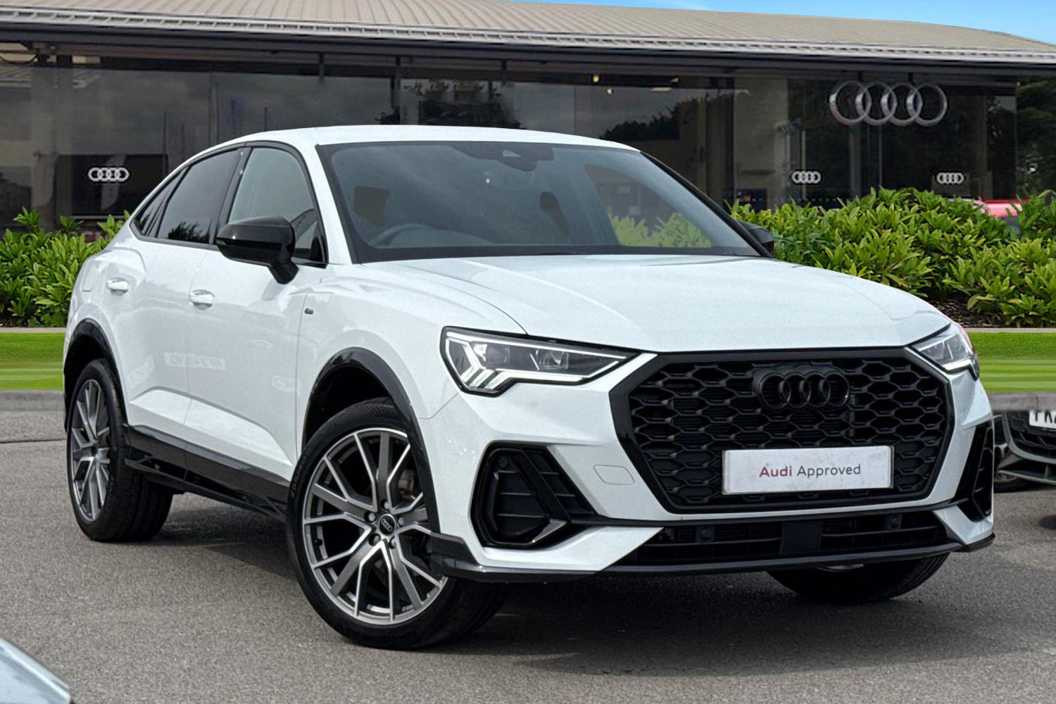 Main listing image - Audi Q3