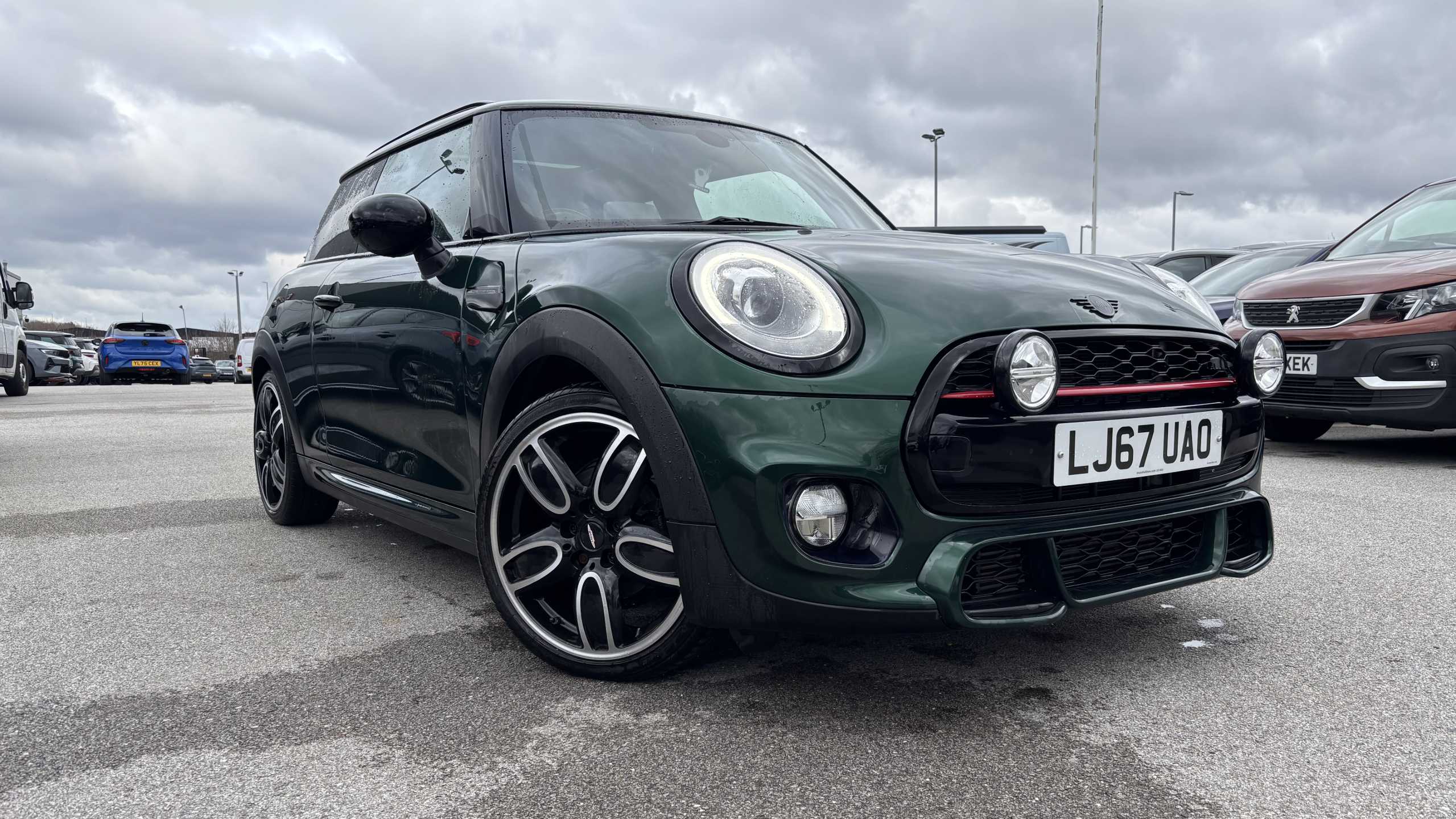 Main listing image - MINI Hatchback