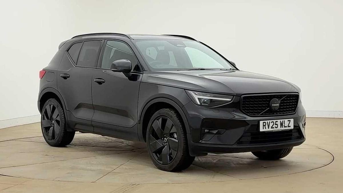Main listing image - Volvo XC40