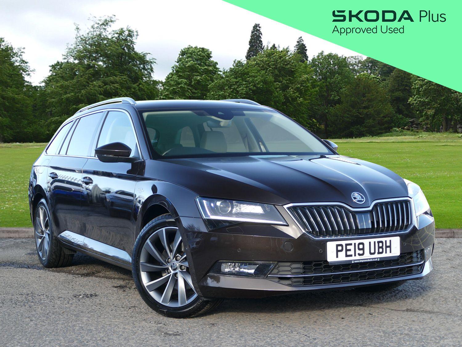 Main listing image - Skoda Superb Estate