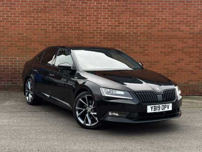 Main listing image - Skoda Superb