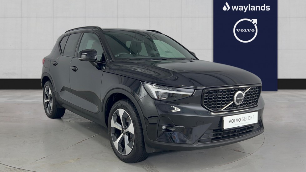 Main listing image - Volvo XC40