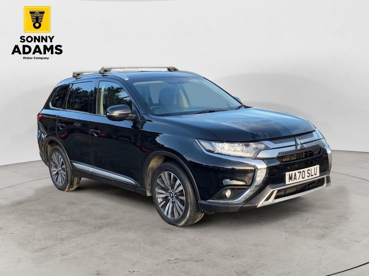 Main listing image - Mitsubishi Outlander