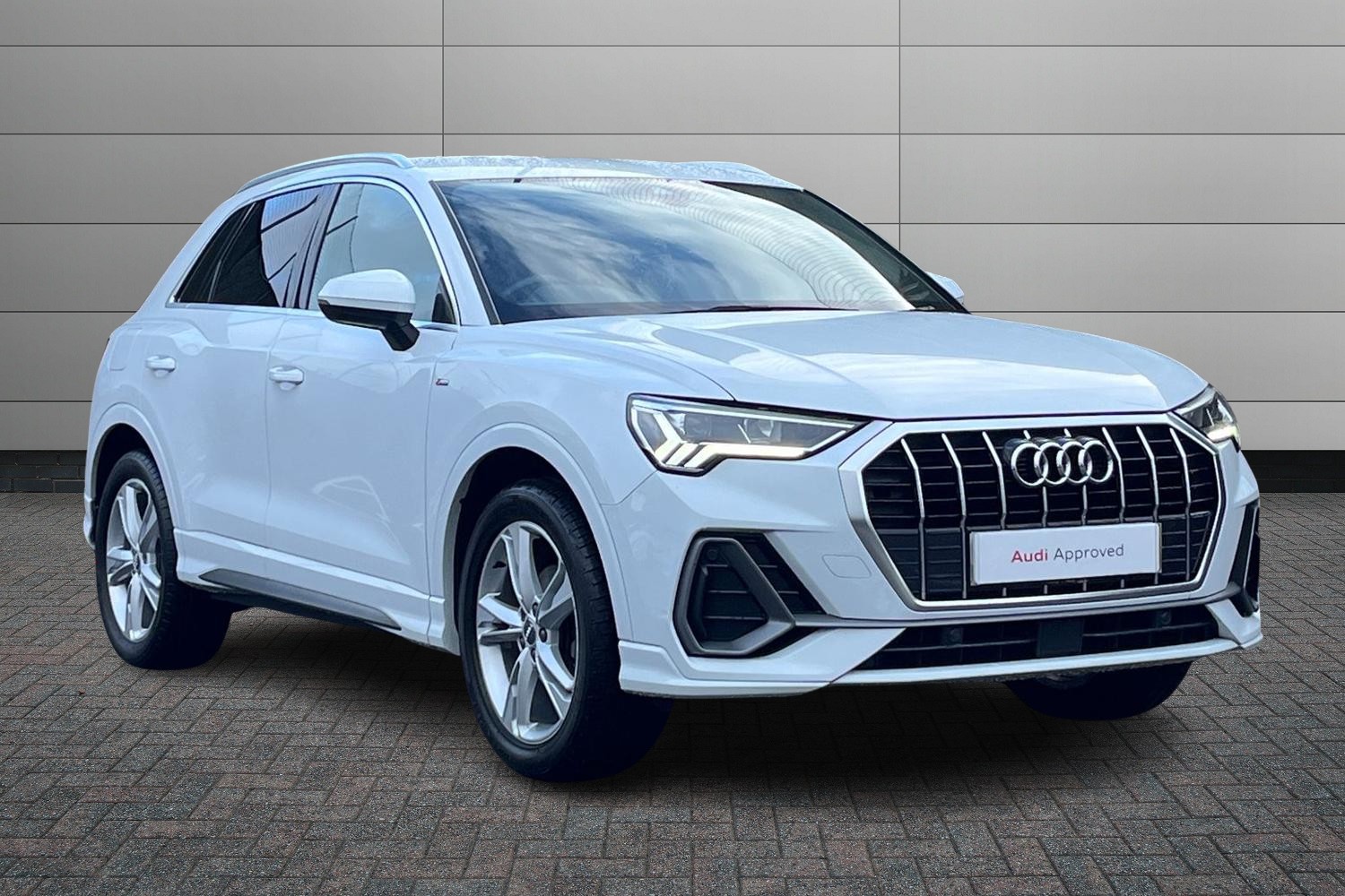 Main listing image - Audi Q3