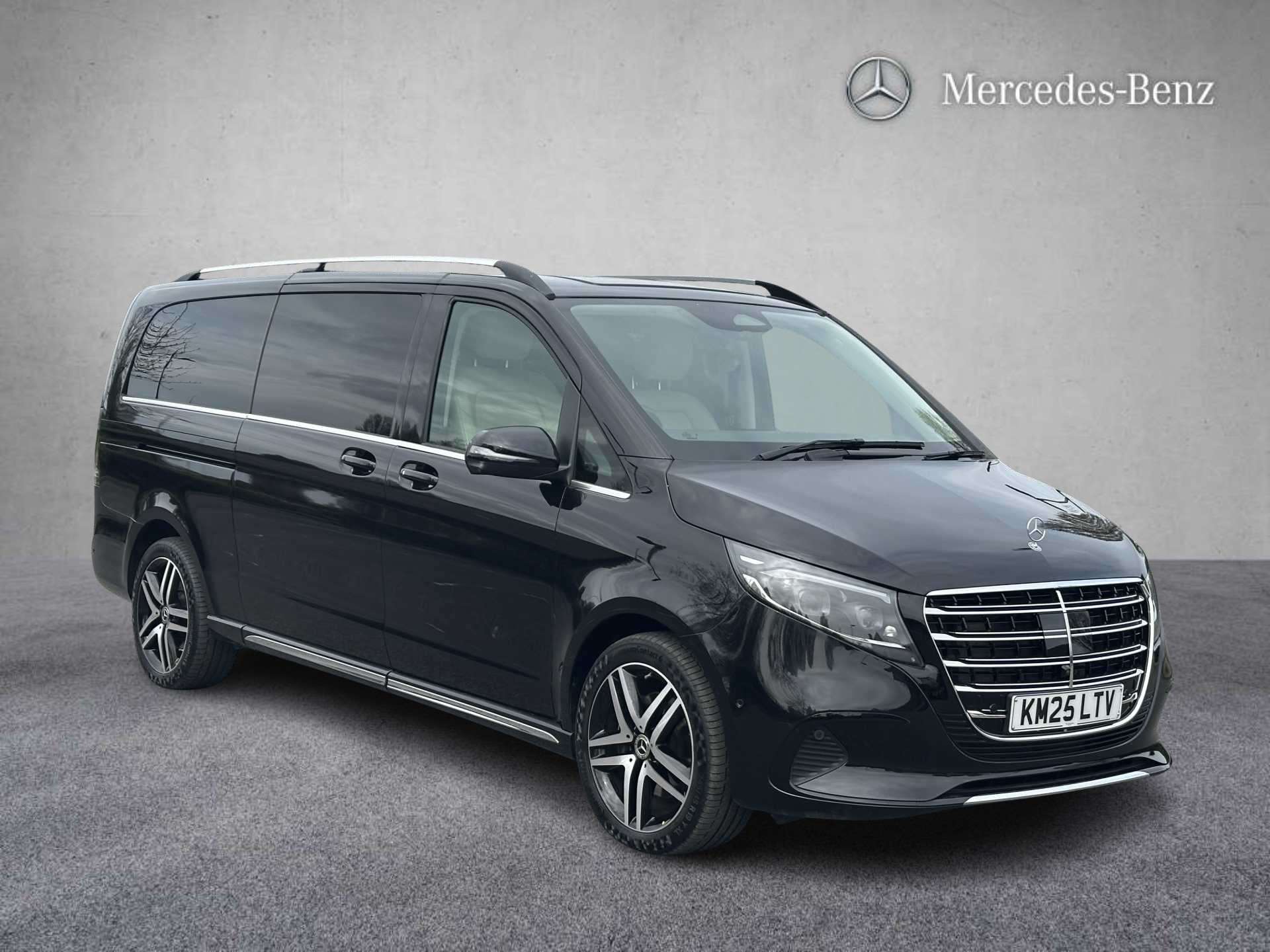 Main listing image - Mercedes-Benz V-Class
