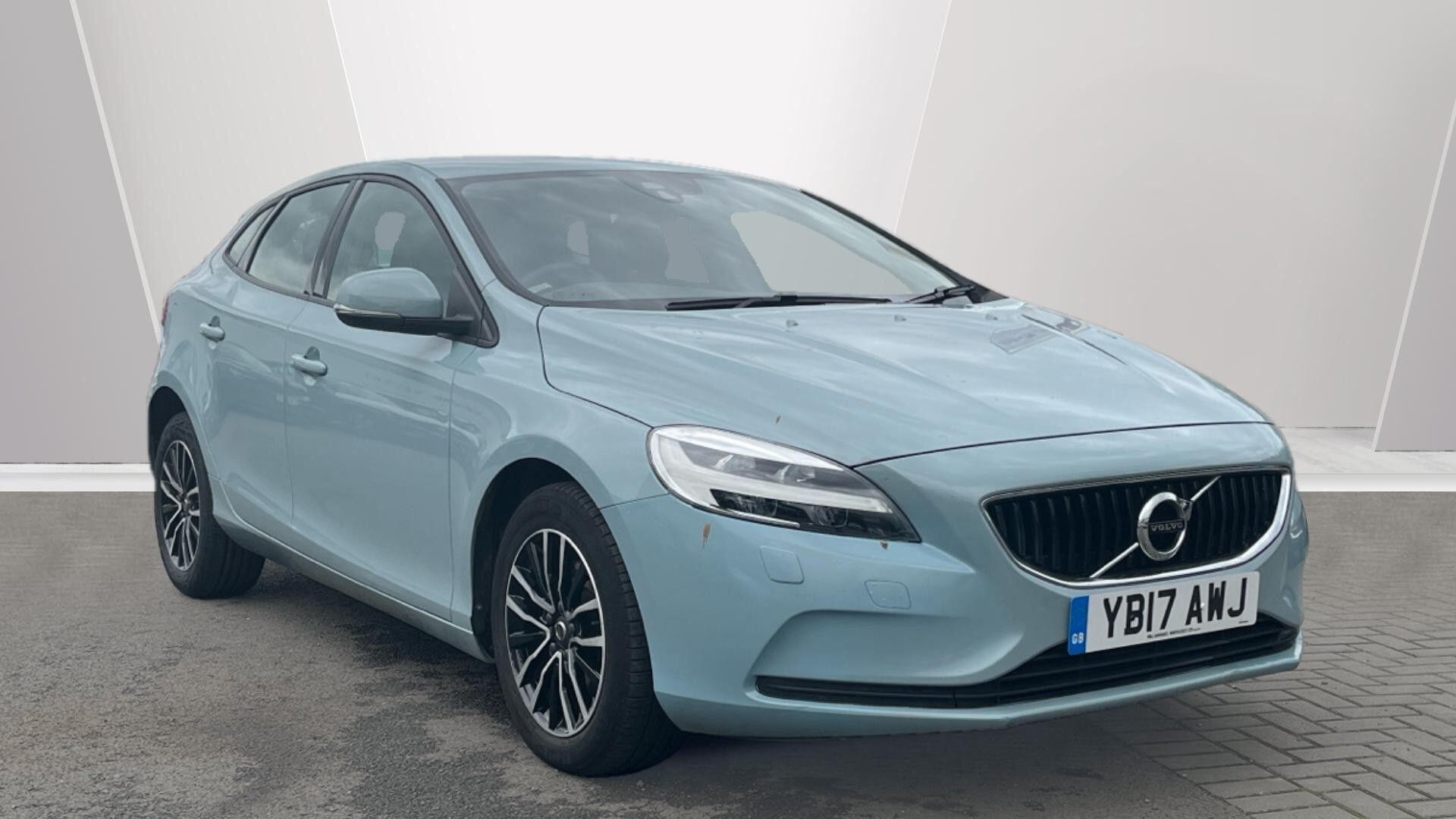 Main listing image - Volvo V40