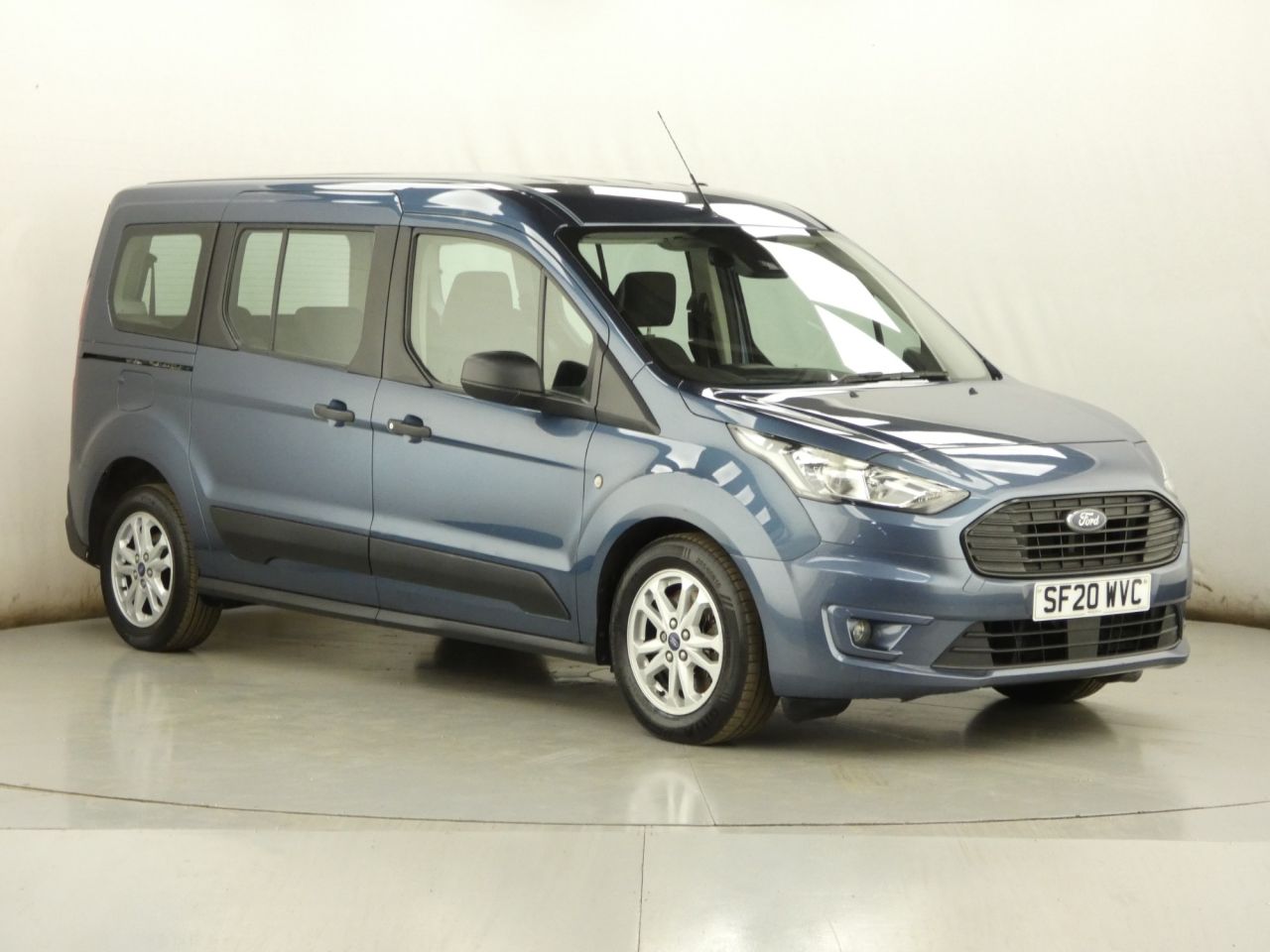 Main listing image - Ford Grand Tourneo Connect