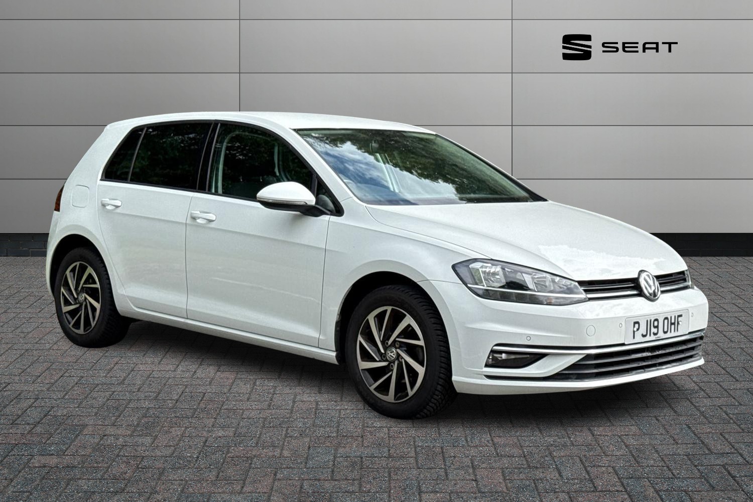 Main listing image - Volkswagen Golf