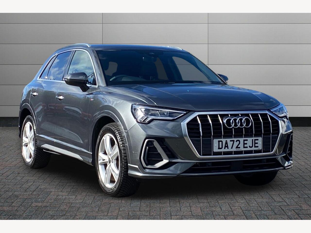 Main listing image - Audi Q3