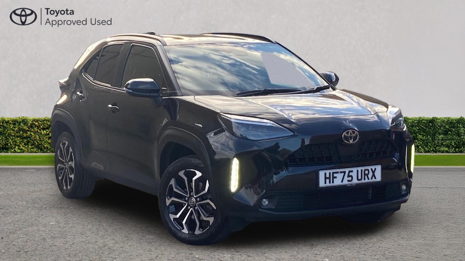 Main listing image - Toyota Yaris Cross