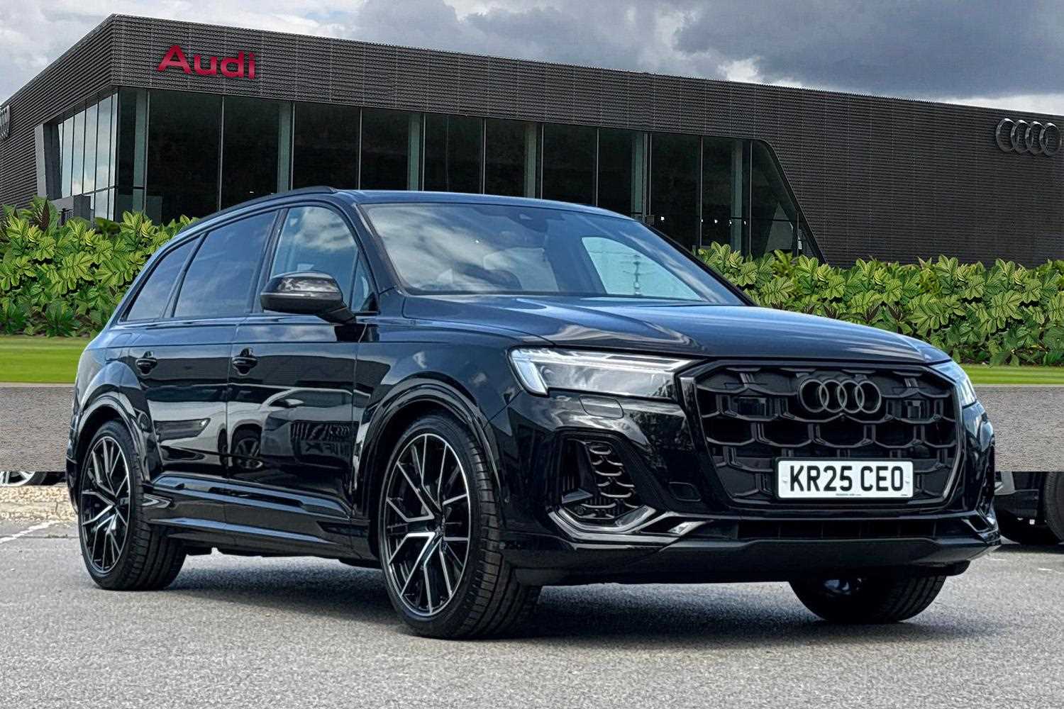Main listing image - Audi Q7