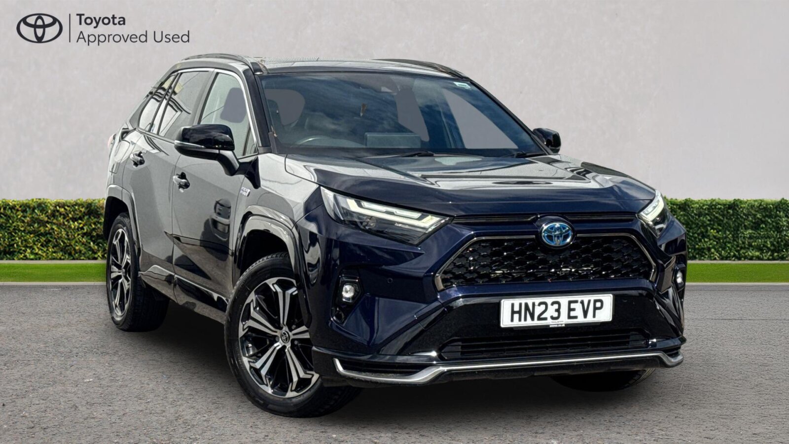 Main listing image - Toyota RAV4