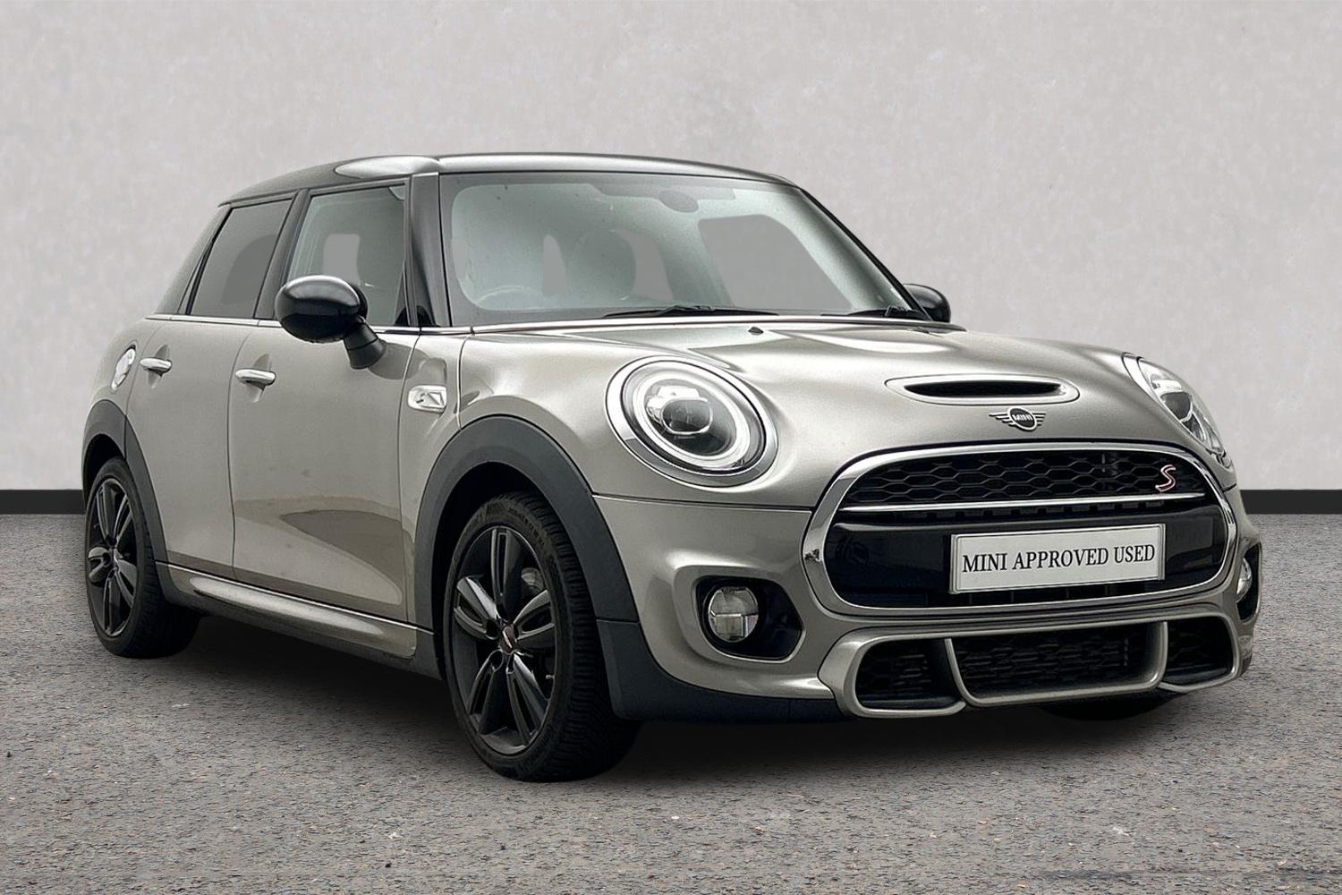 Main listing image - MINI Hatchback