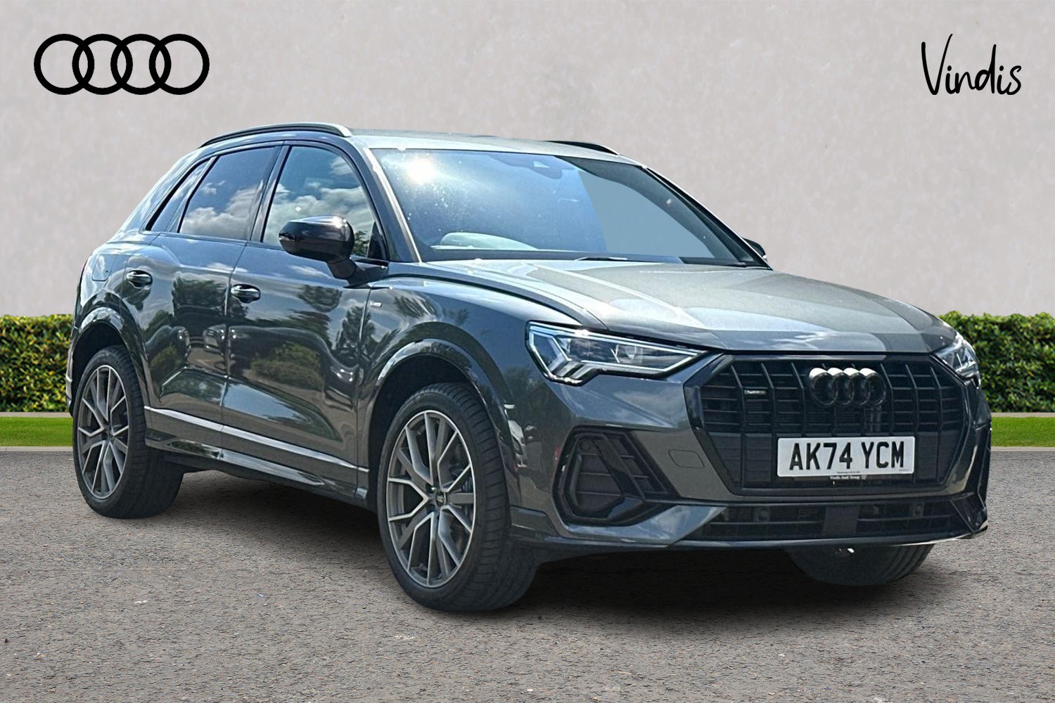 Main listing image - Audi Q3