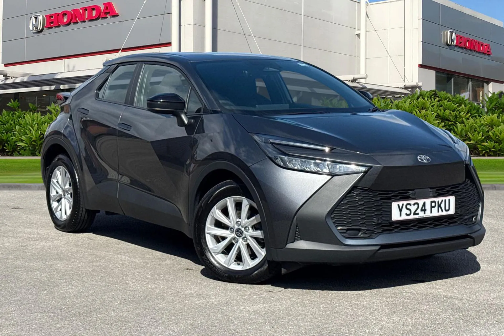 Main listing image - Toyota C-HR