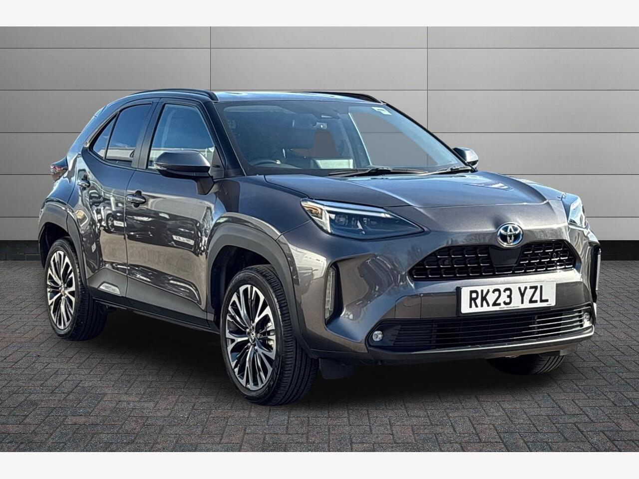 Main listing image - Toyota Yaris Cross