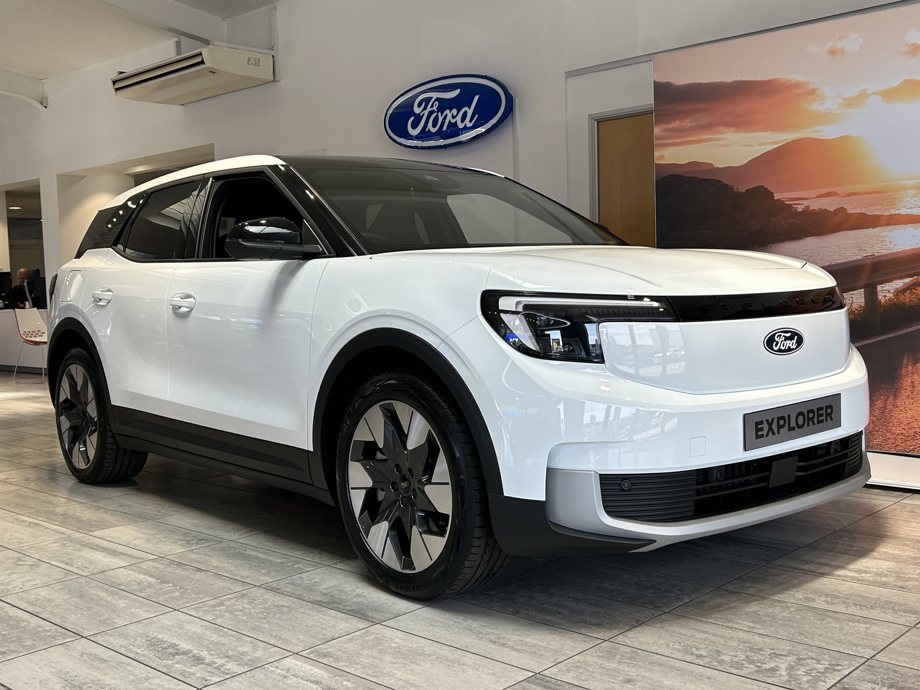 Main listing image - Ford Explorer