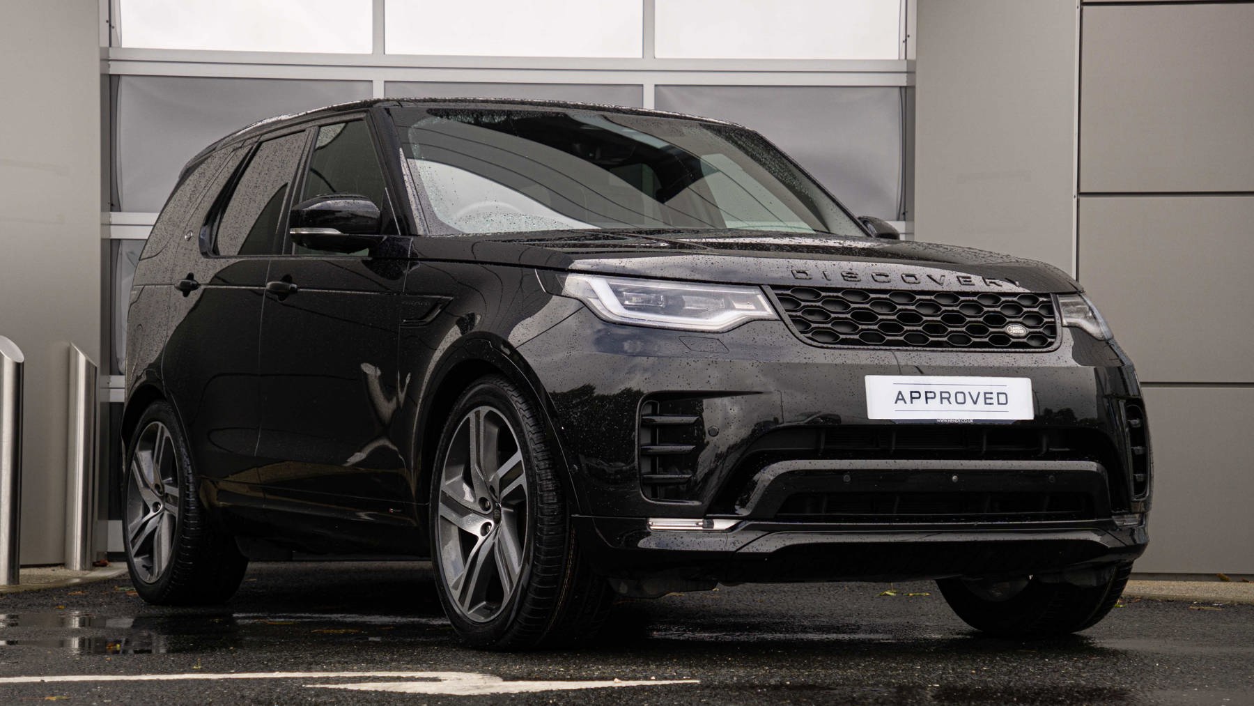 Main listing image - Land Rover Discovery