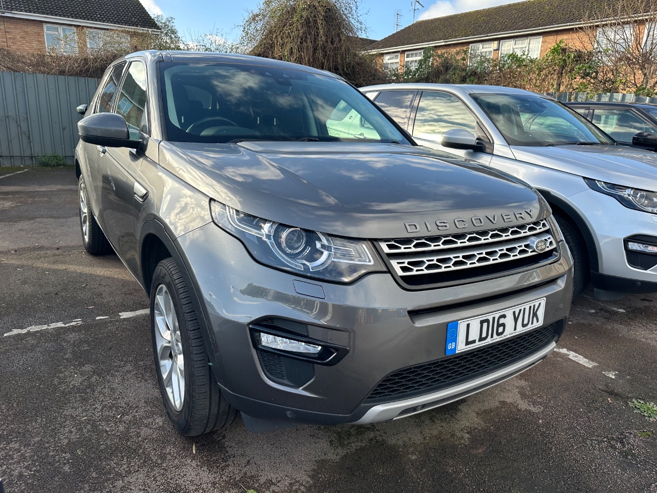 Main listing image - Land Rover Discovery Sport