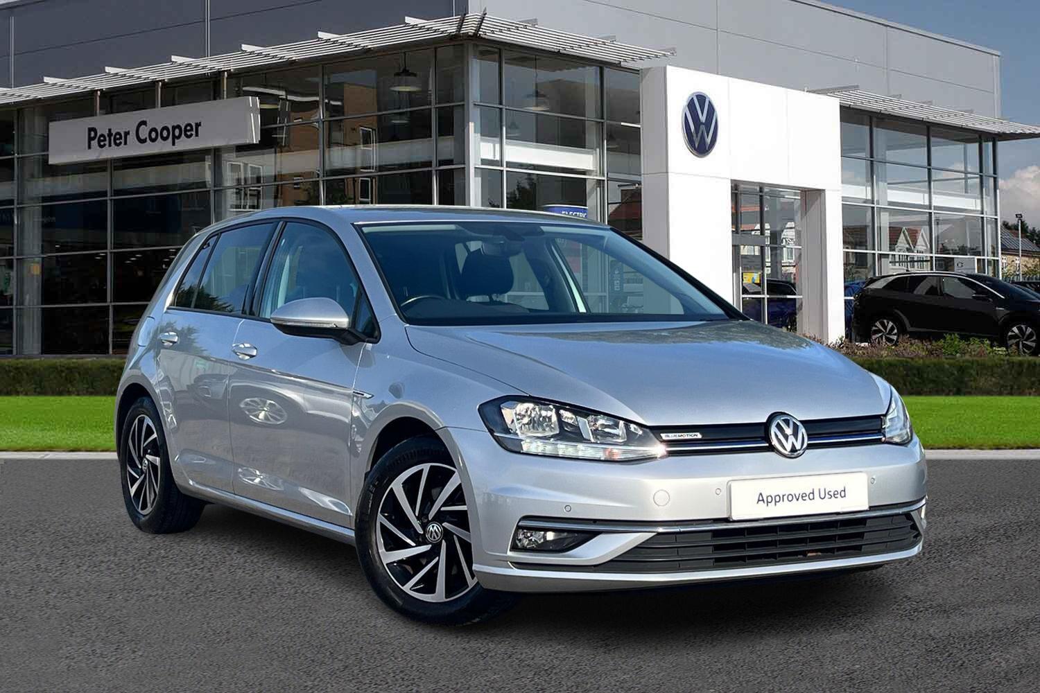 Main listing image - Volkswagen Golf