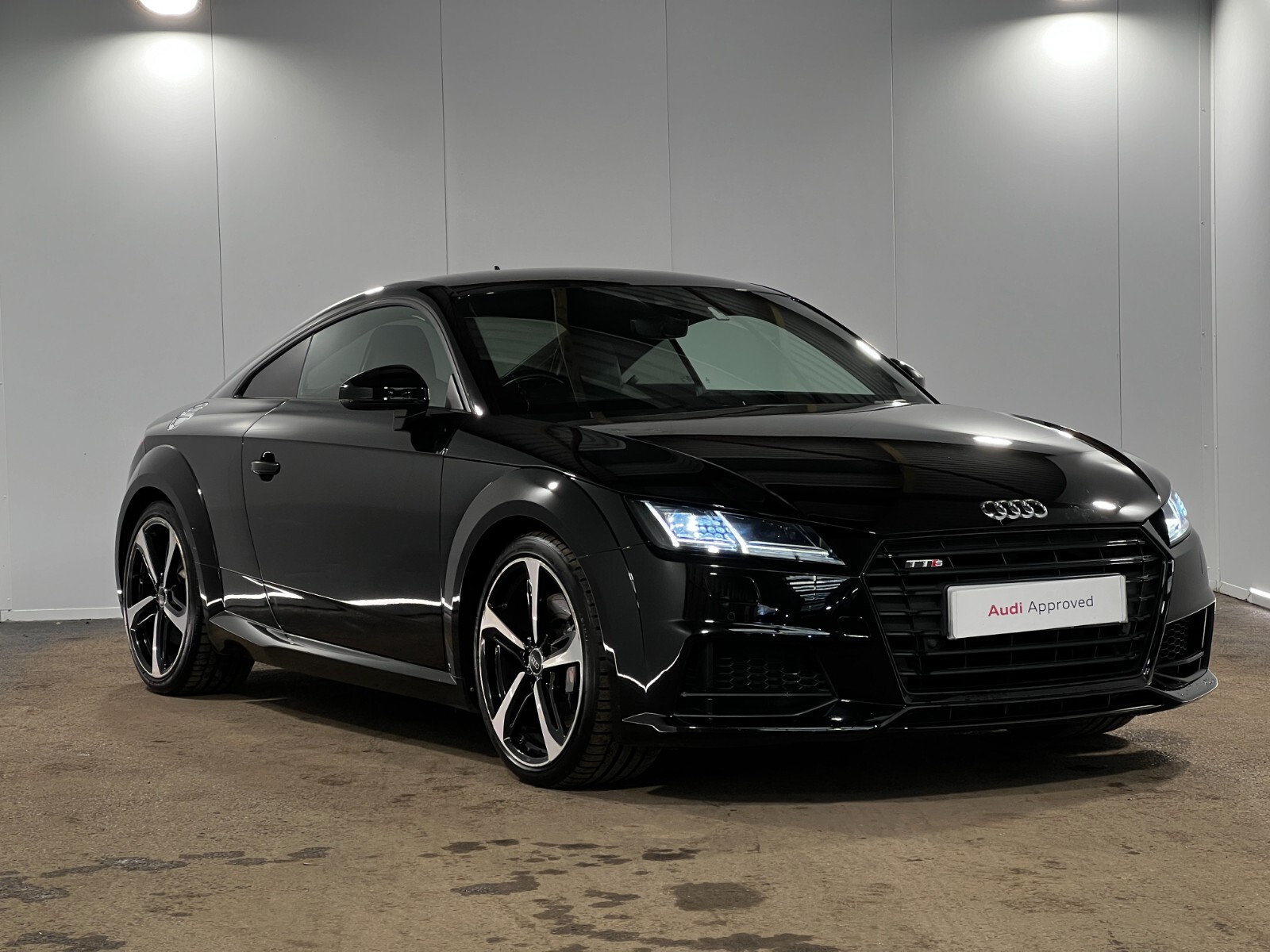 Main listing image - Audi TT S