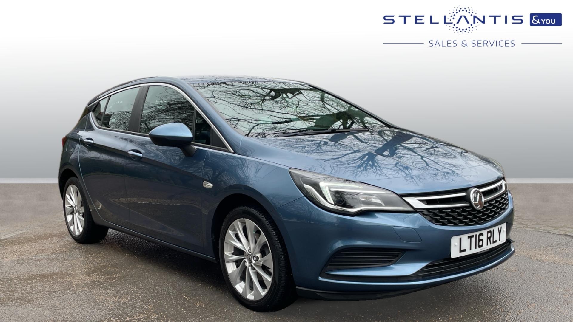 Main listing image - Vauxhall Astra