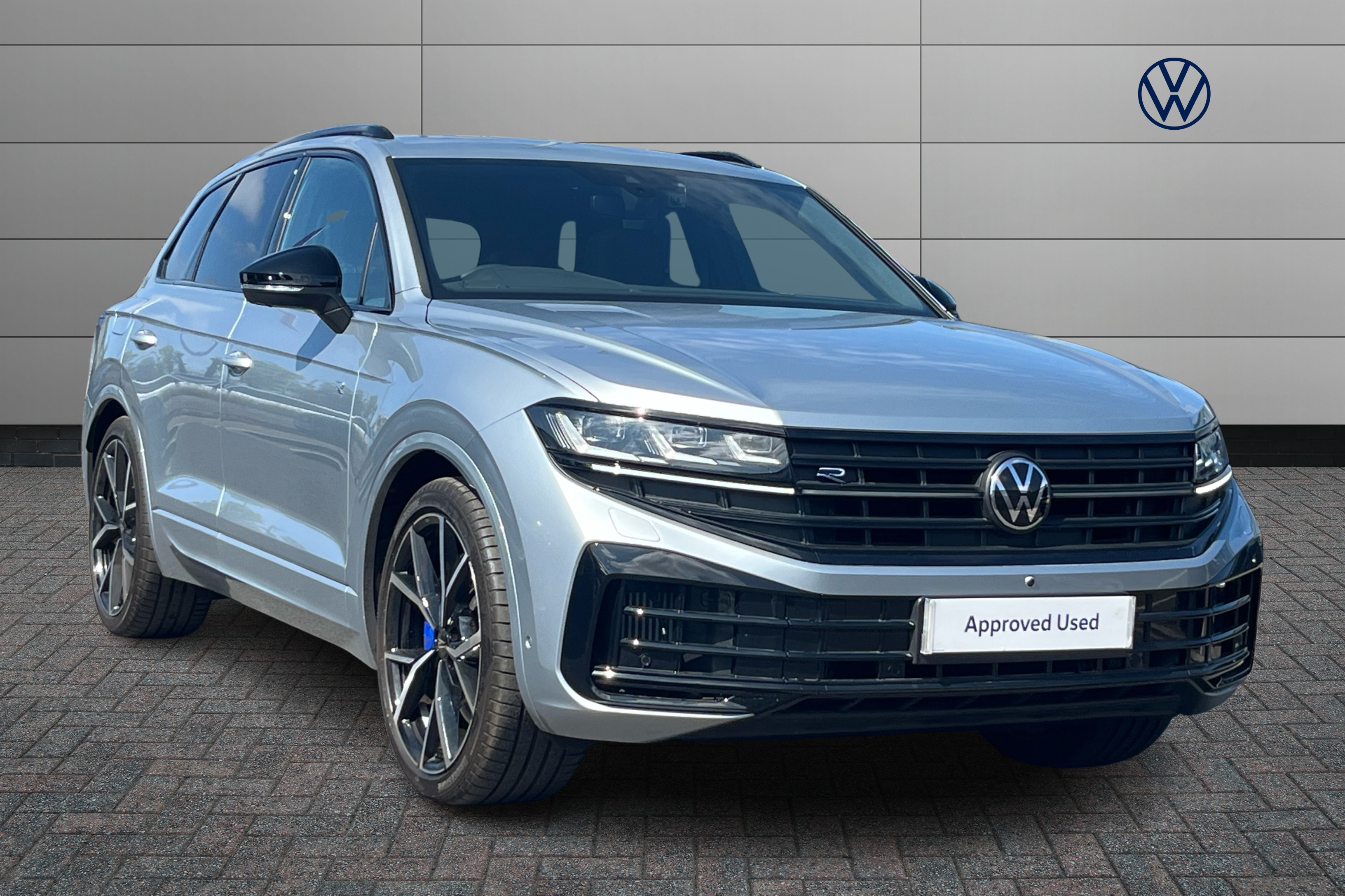 Main listing image - Volkswagen Touareg