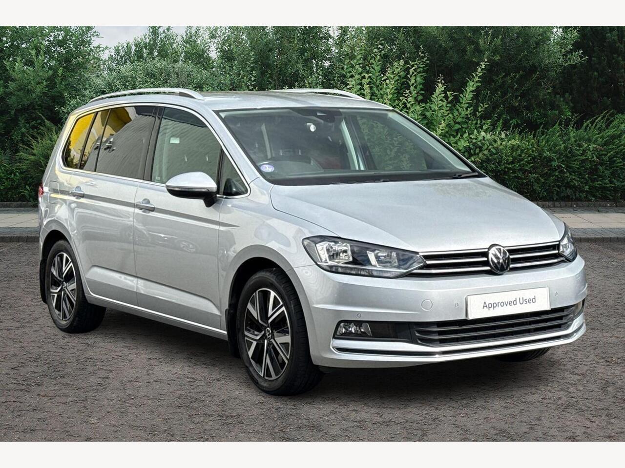 Main listing image - Volkswagen Touran