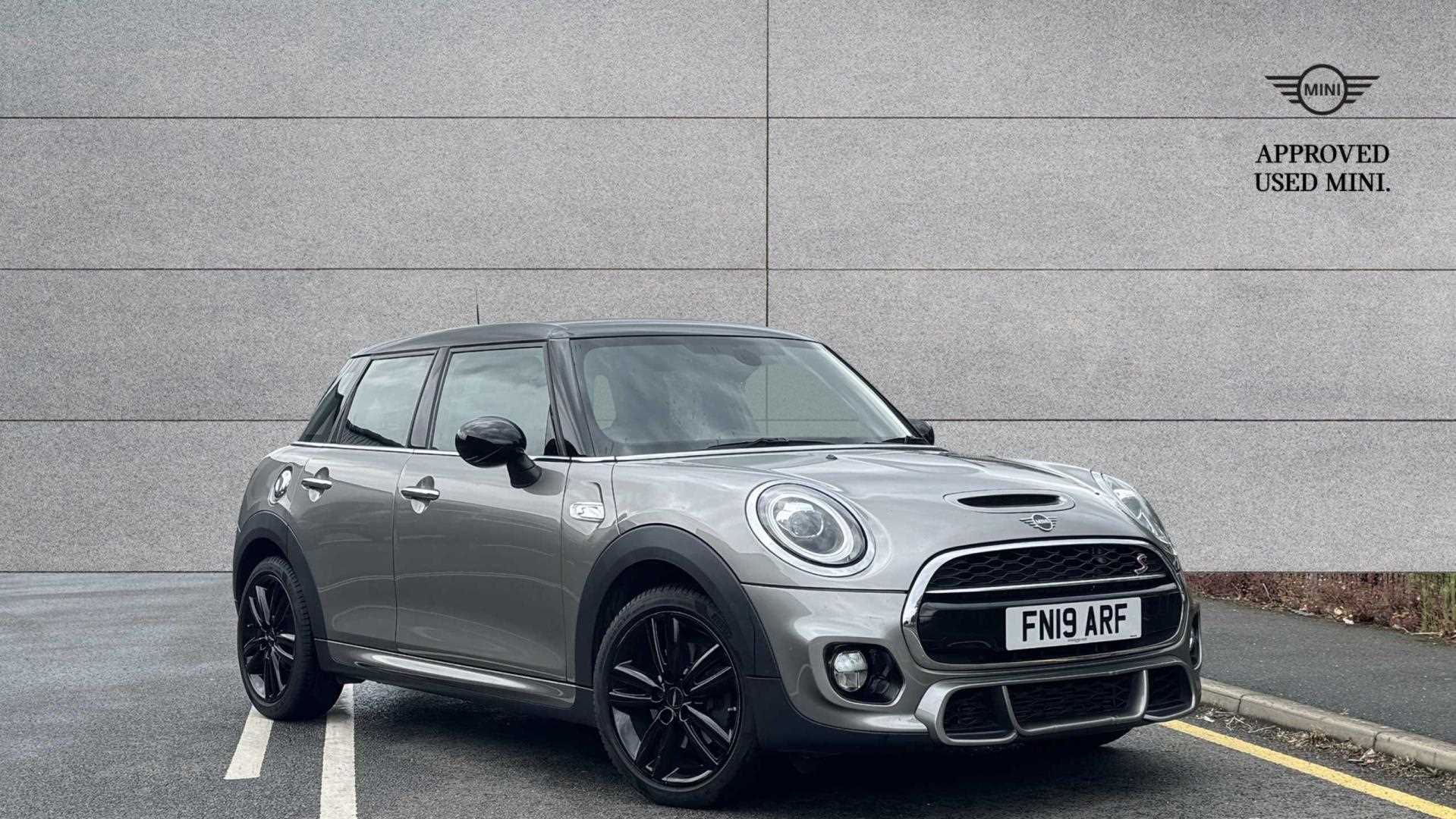 Main listing image - MINI Hatchback 5dr