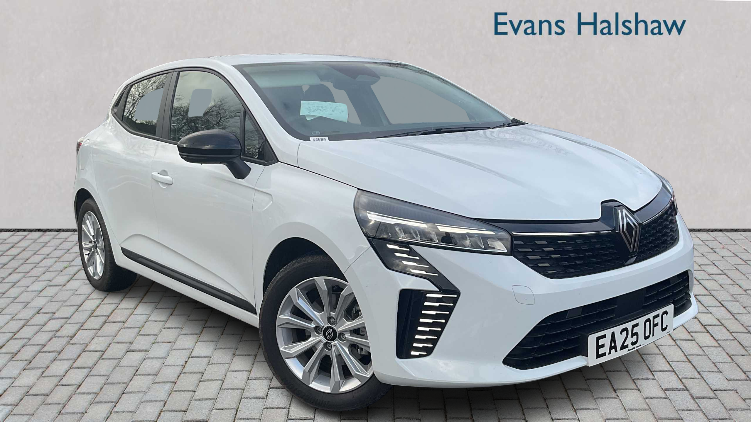 Main listing image - Renault Clio