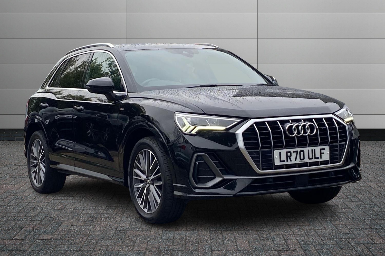 Main listing image - Audi Q3