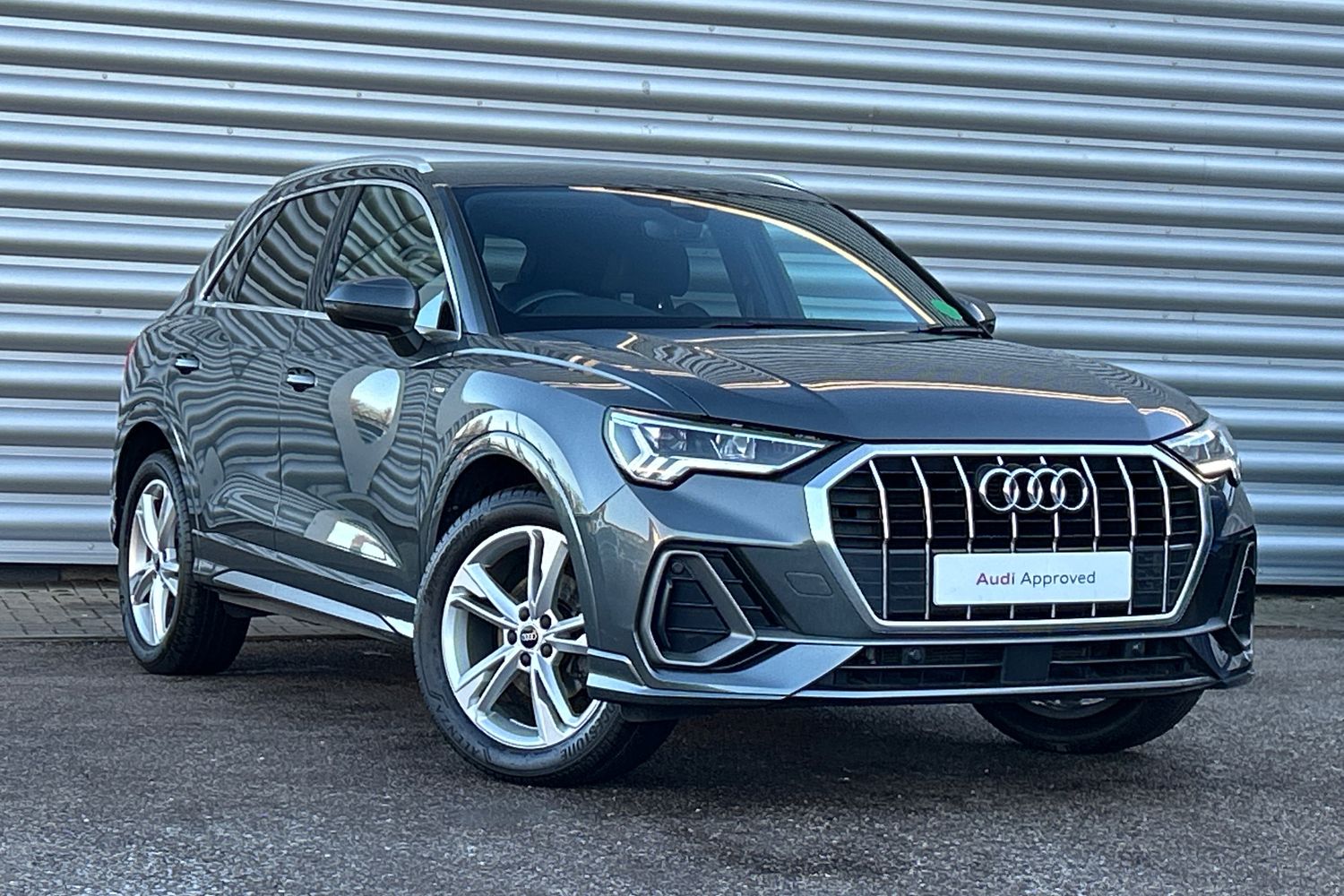 Main listing image - Audi Q3