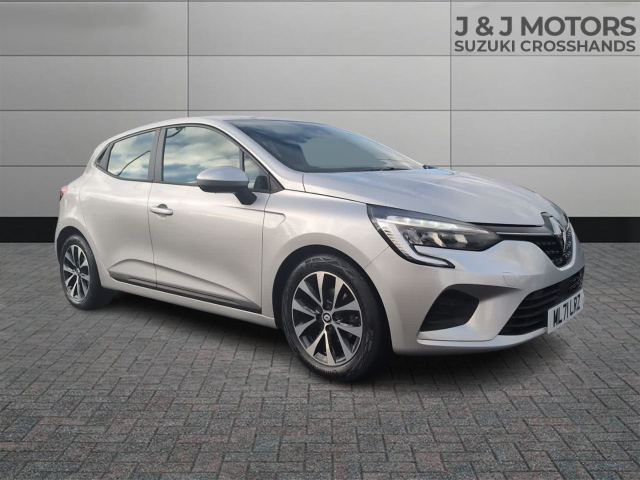 Main listing image - Renault Clio