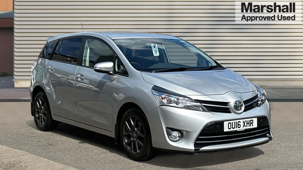 Main listing image - Toyota Verso