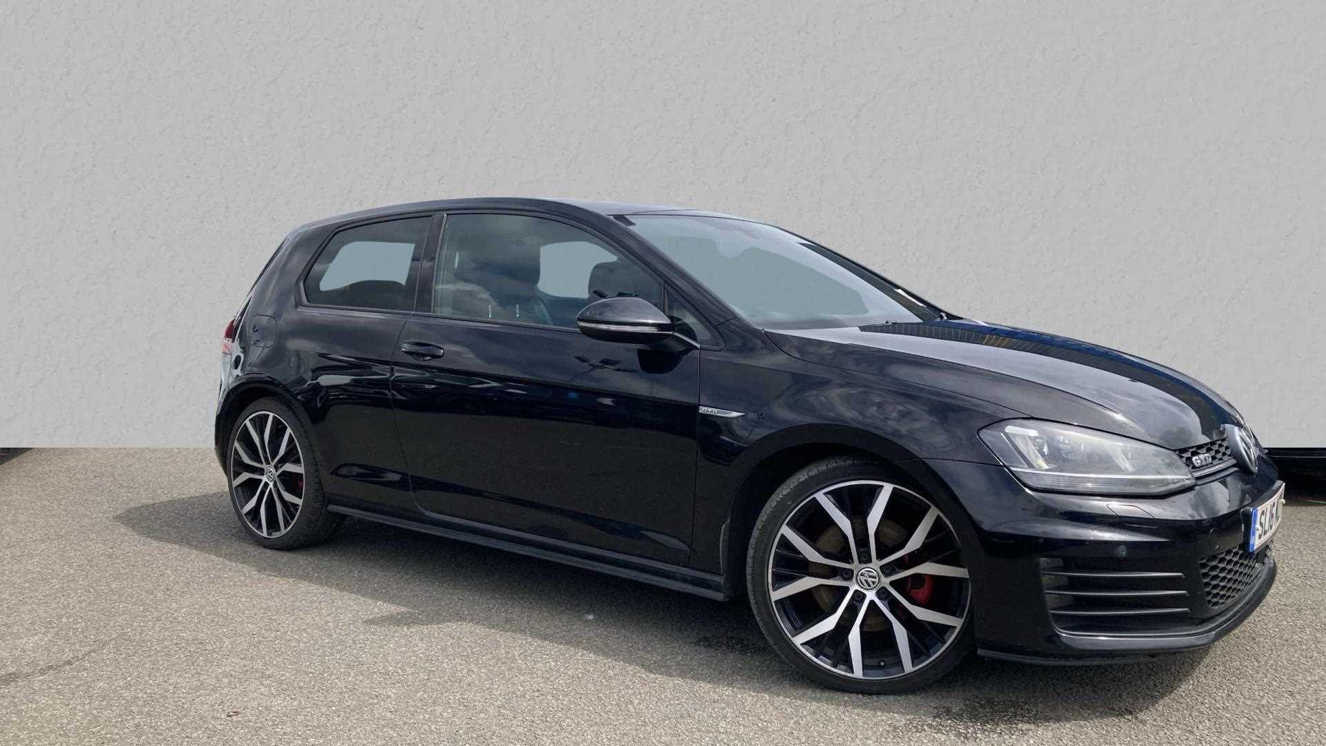 Main listing image - Volkswagen Golf